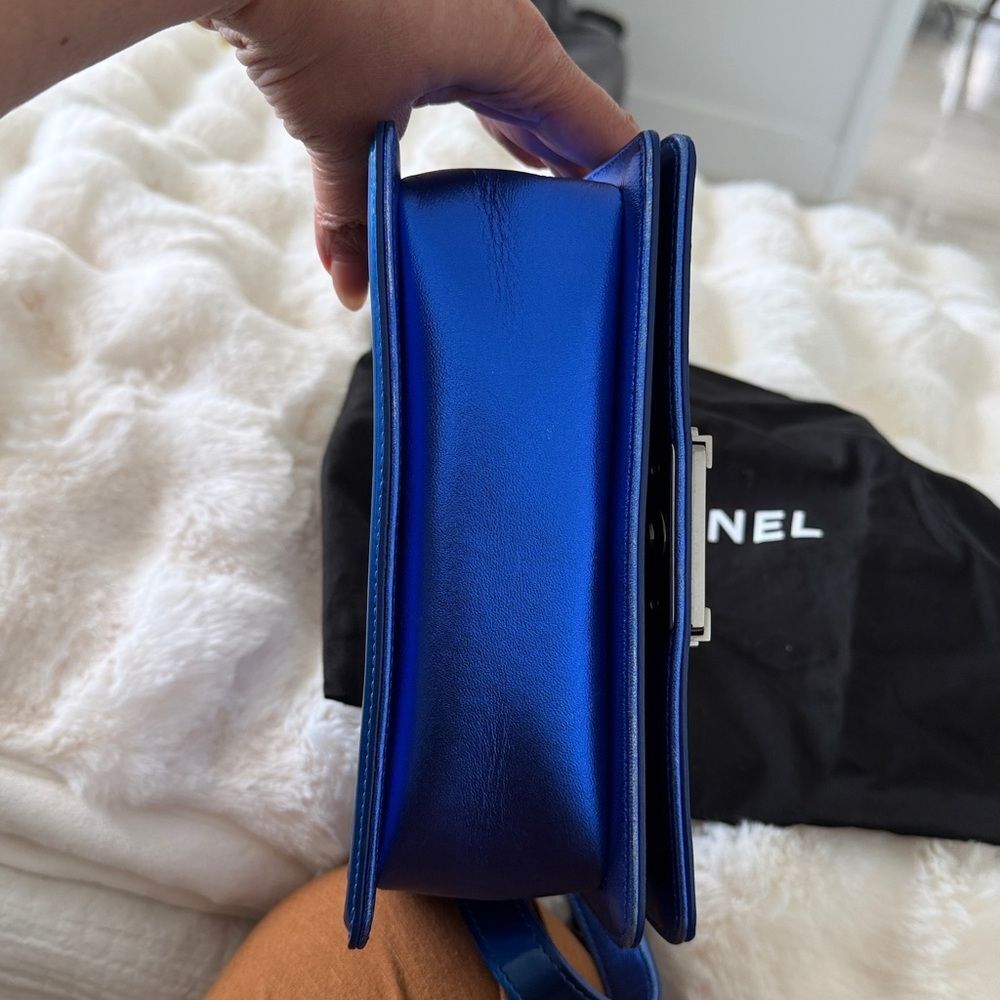 CHANEL Small Boy Bag - Picture 12 of 17